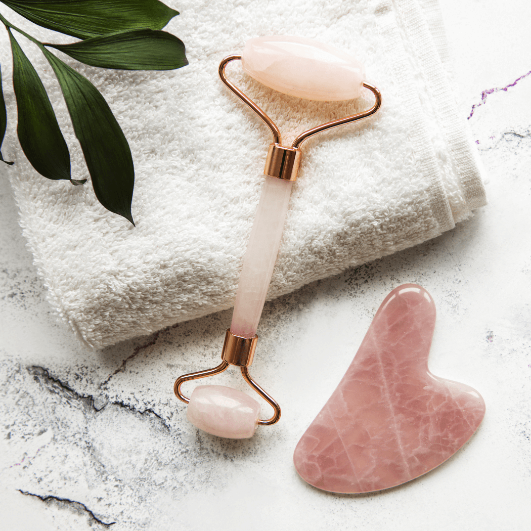 Roller do twarzy – urodowy przebój, który pokochały influencerki. Co powinnaś o nim wiedzieć?